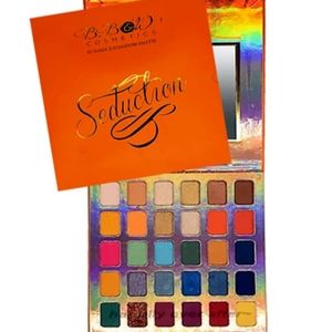 BB&W COSMETICS SEDUCTION EYESHADOW PALETTE 30 SHADES